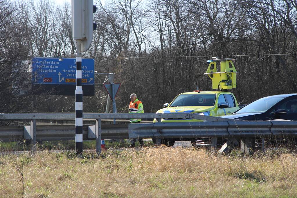 Velsertunnel dicht door botsing met vier voertuigen