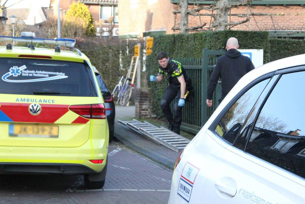 Persoon gewond na val van ladder