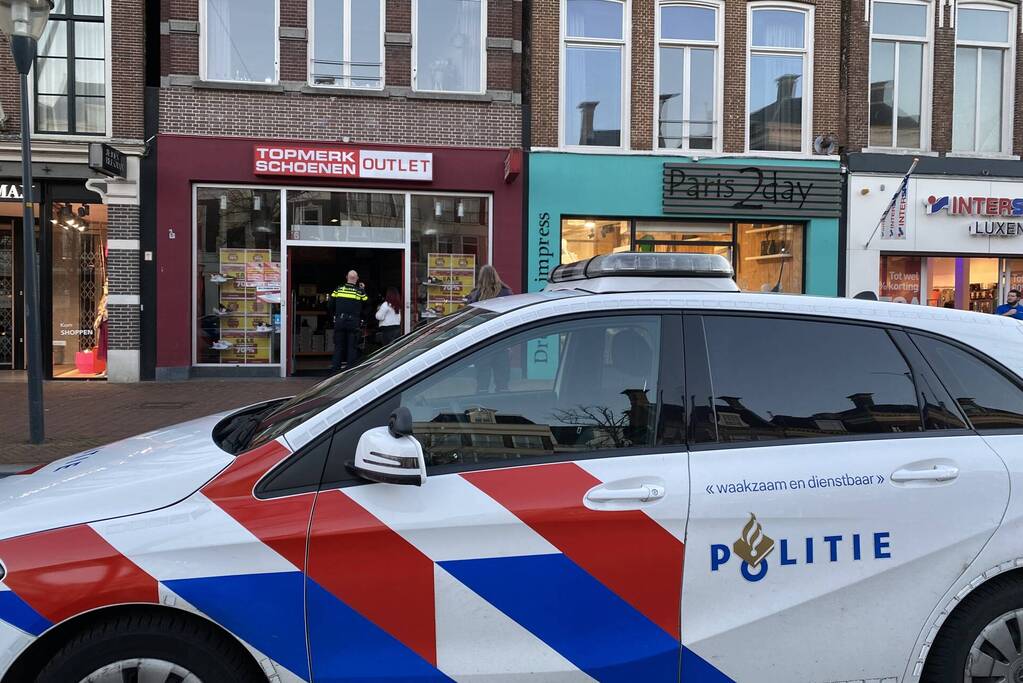 Brandweer controleert winkel na brandmelding