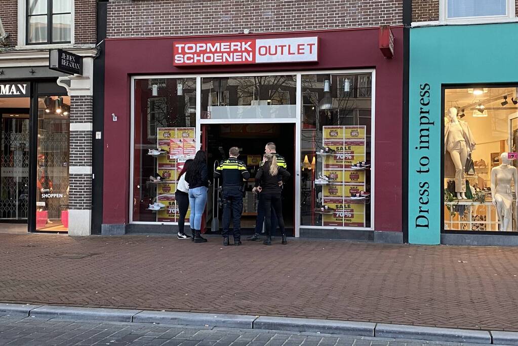 Brandweer controleert winkel na brandmelding