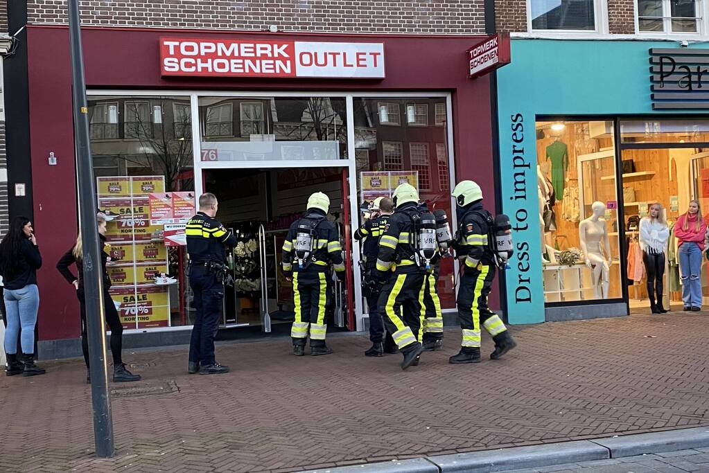 Brandweer controleert winkel na brandmelding