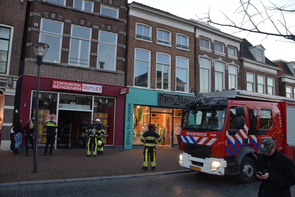 Brandweer controleert winkel na brandmelding