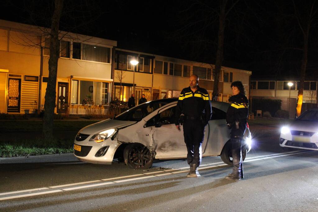 Schade na ongeval tussen twee auto's