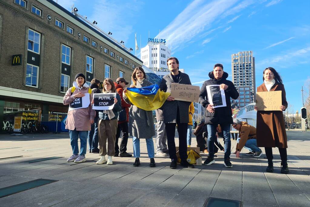 Demonstratie tegen inval Russische leger in Oekraïne