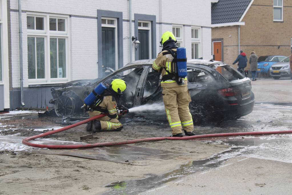 Woning beschadigd door autobrand