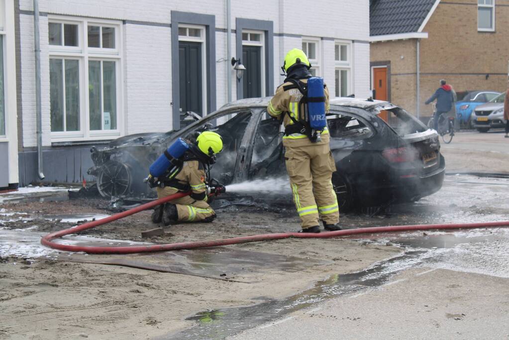 Woning beschadigd door autobrand