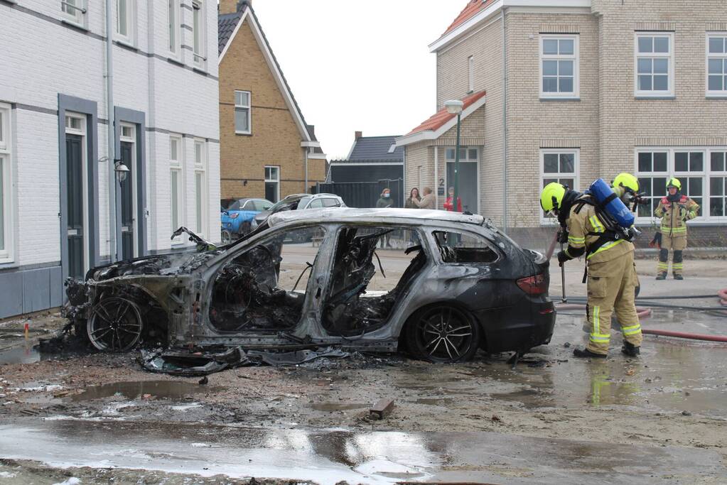 Woning beschadigd door autobrand