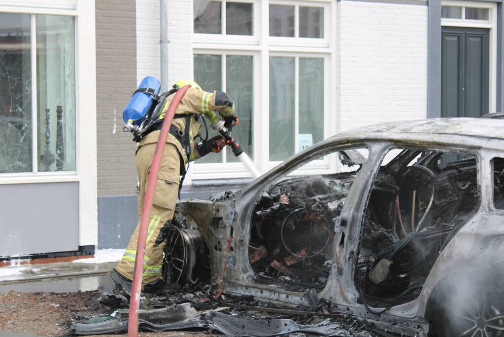 Woning beschadigd door autobrand
