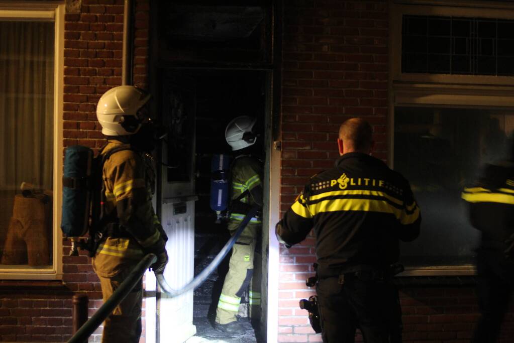 Veel rook bij brand in woning