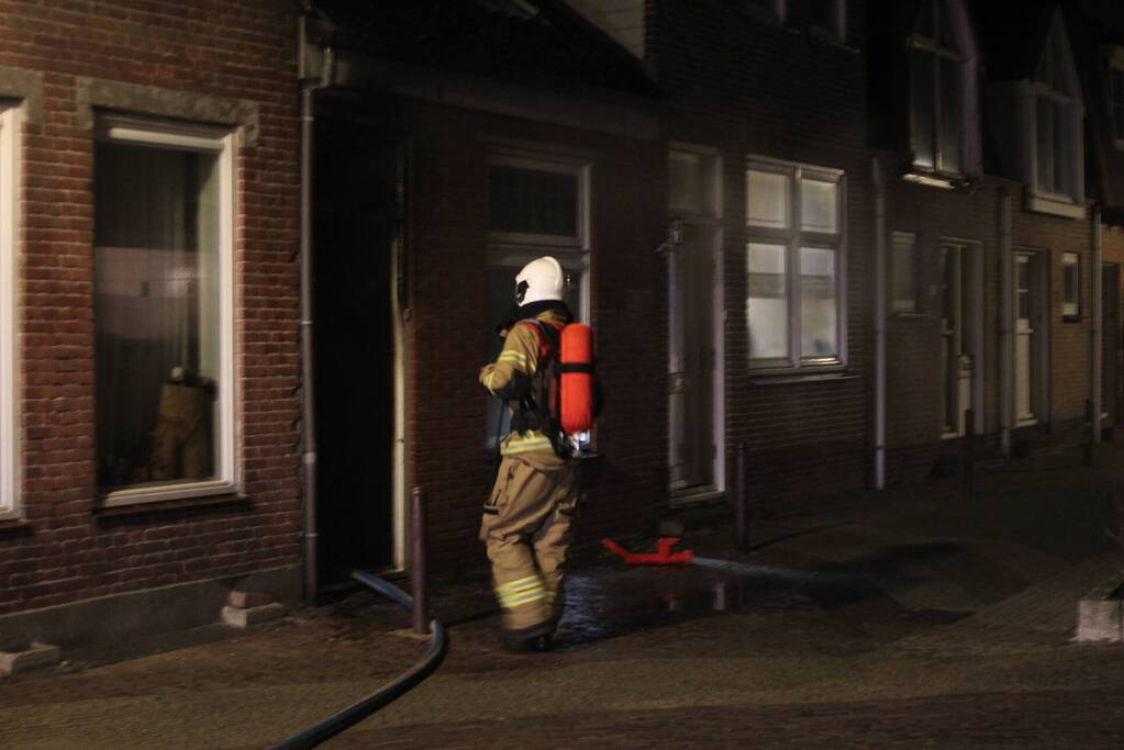 Veel rook bij brand in woning