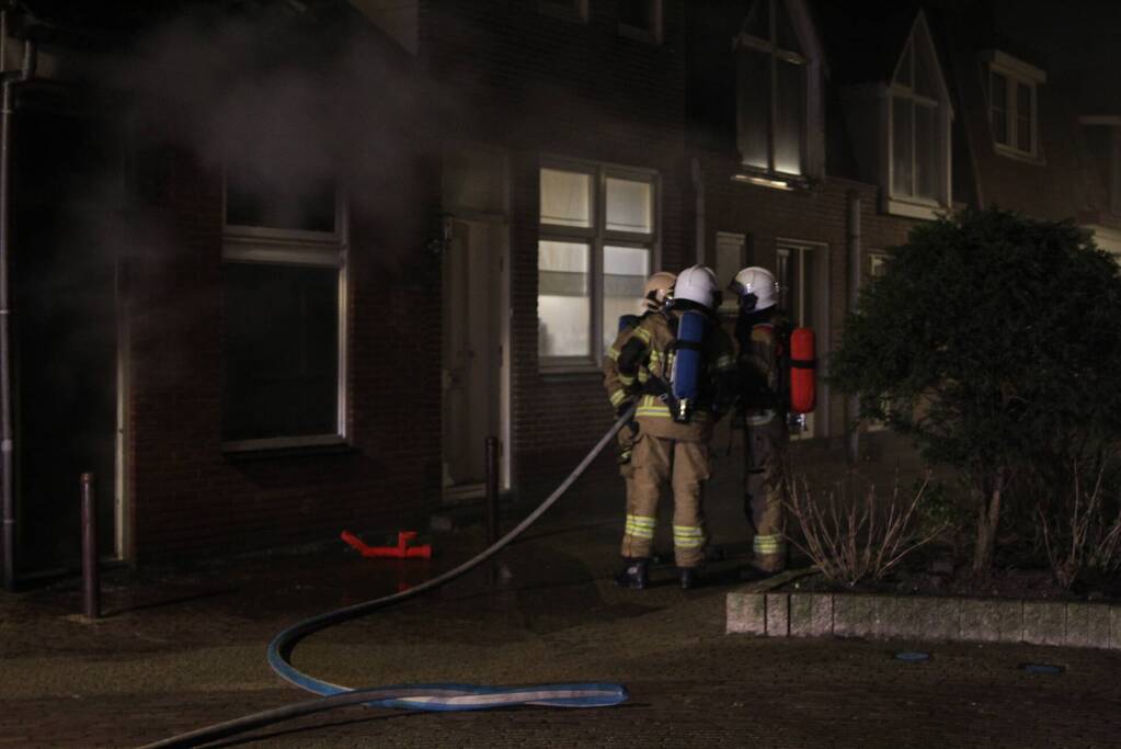 Veel rook bij brand in woning