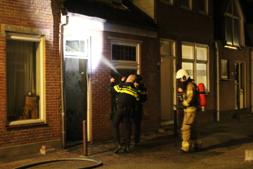 Veel rook bij brand in woning