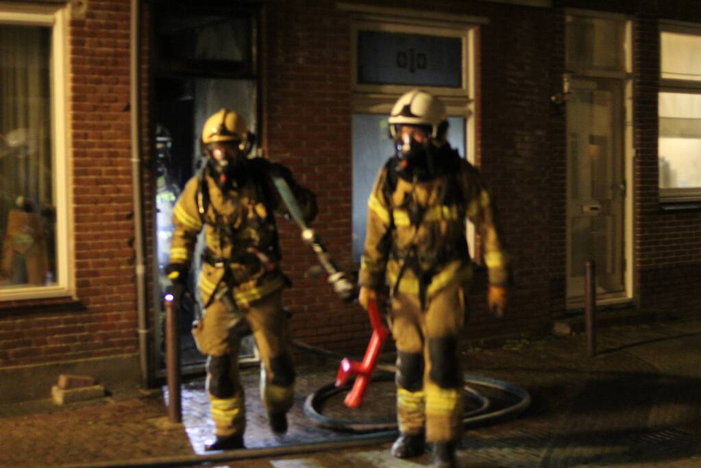 Veel rook bij brand in woning