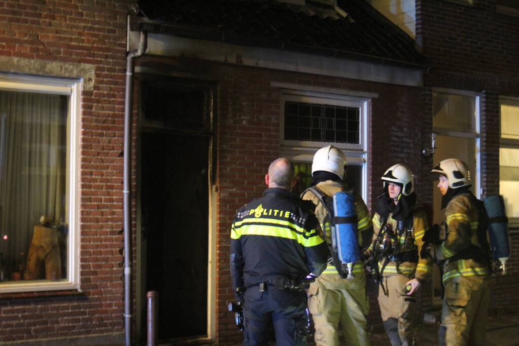Veel rook bij brand in woning