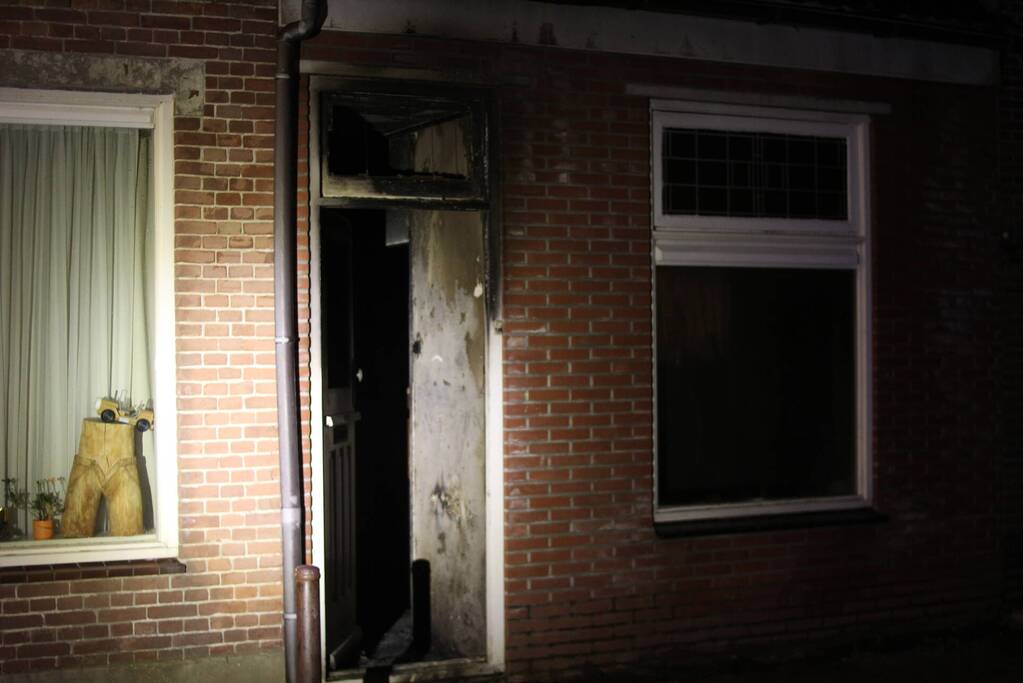 Veel rook bij brand in woning
