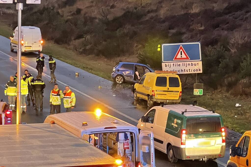 Snelweg afgesloten door ernstig verkeersongeval