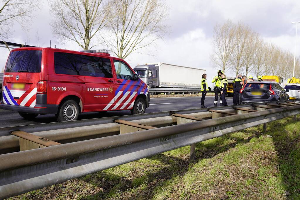 Vijf auto's en een vrachtwagen betrokken bij botsing