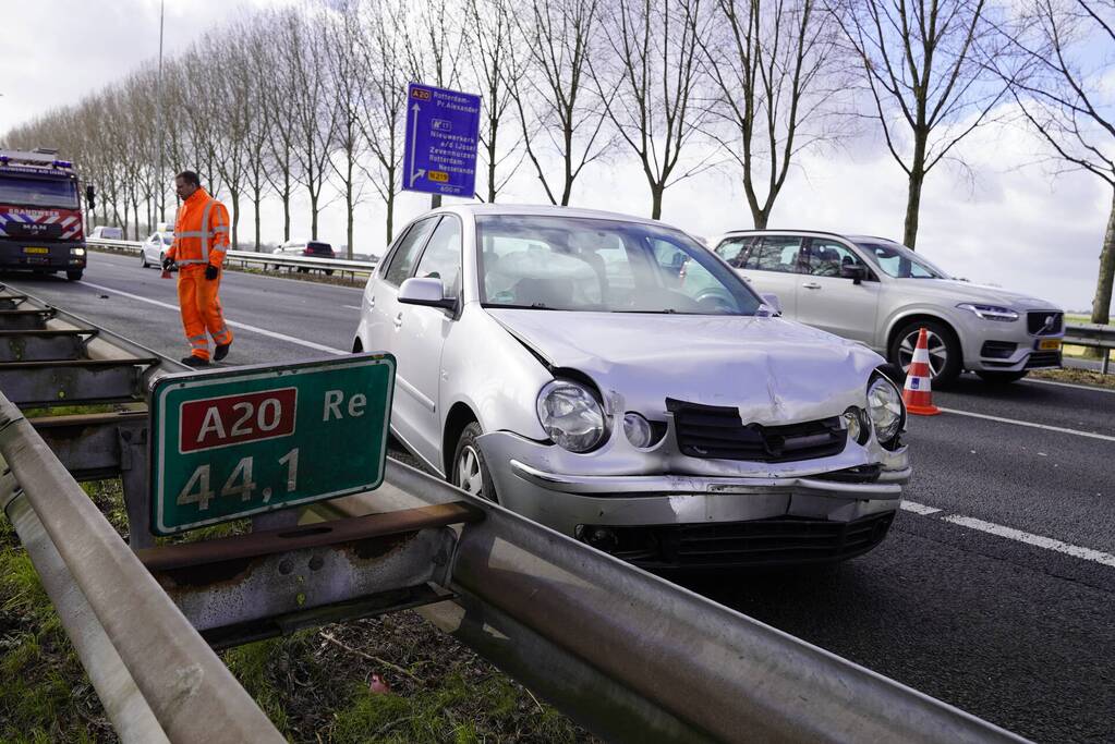 Vijf auto's en een vrachtwagen betrokken bij botsing