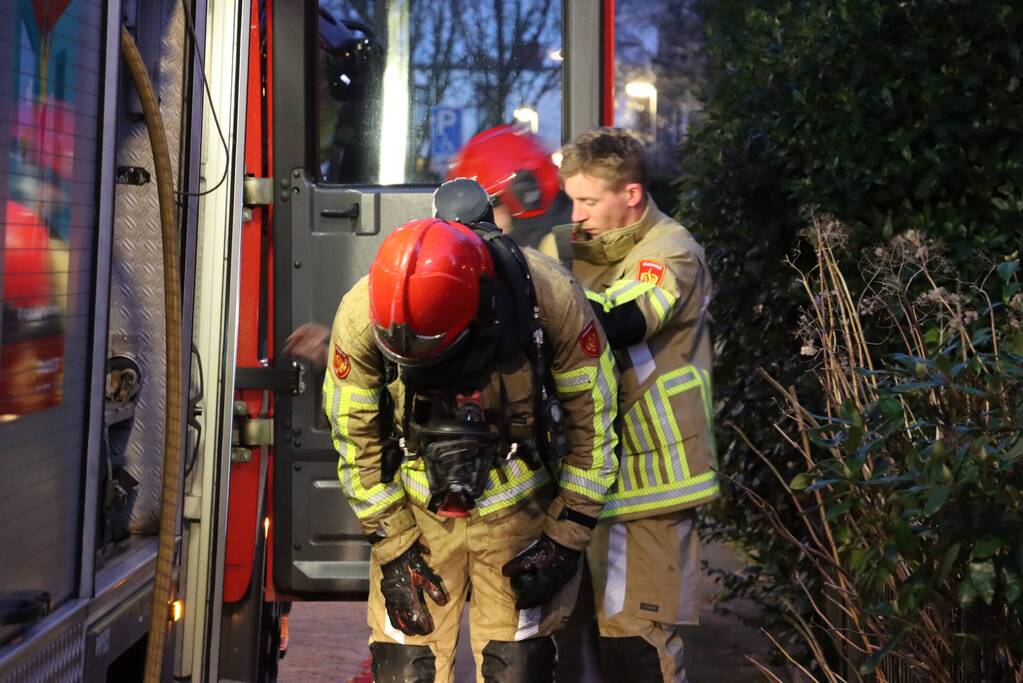 Veel rook bij brand op zolder