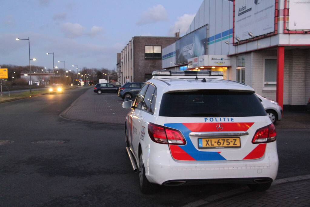 Hulpdiensten rukken uit voor brand in bedrijf