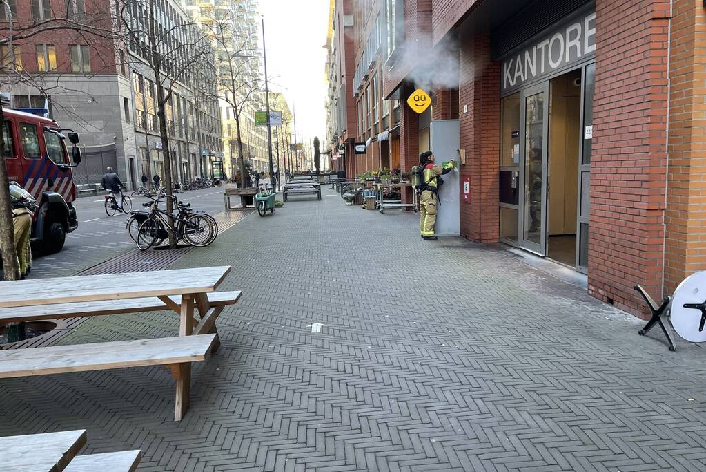 Rookontwikkeling bij brand in kantoorpand