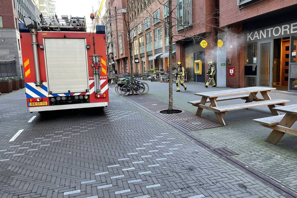 Rookontwikkeling bij brand in kantoorpand