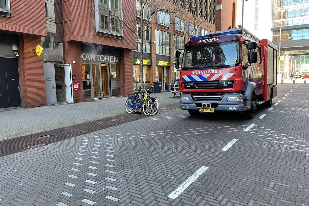 Rookontwikkeling bij brand in kantoorpand