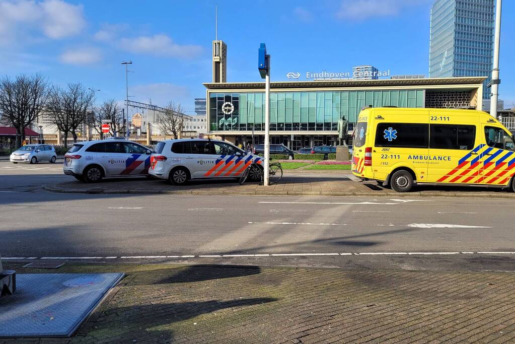 Fietser gewond bij botsing met auto