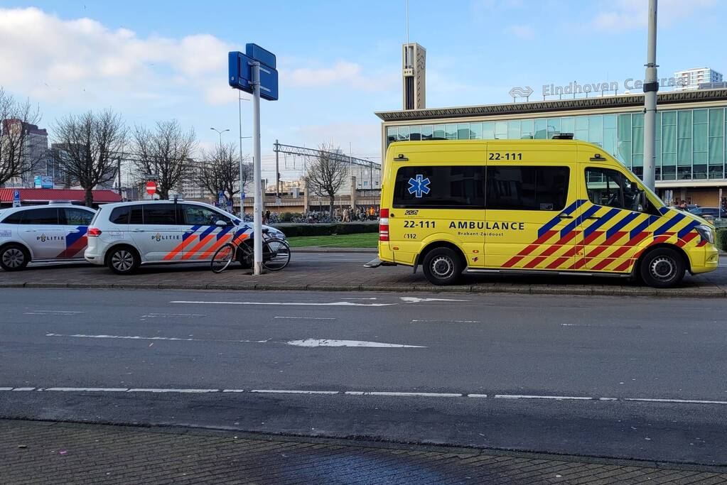 Fietser gewond bij botsing met auto