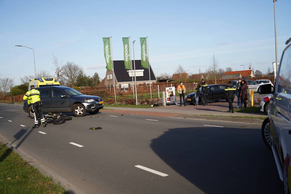 Motorrijder gewond bij botsing met auto