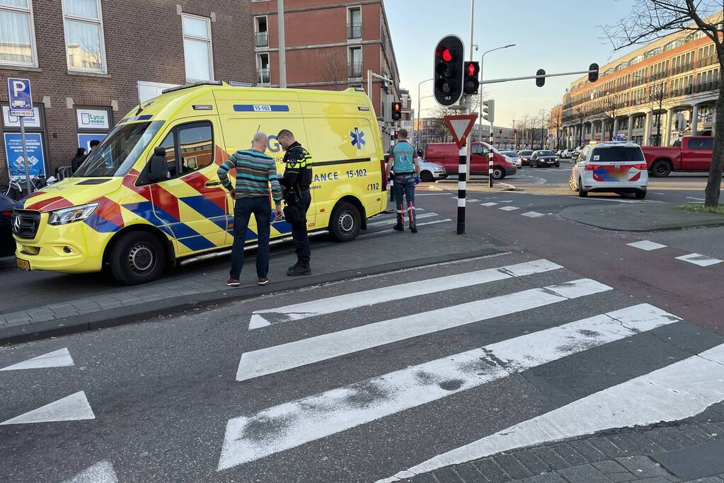 Scooterrijder aangereden door personenauto