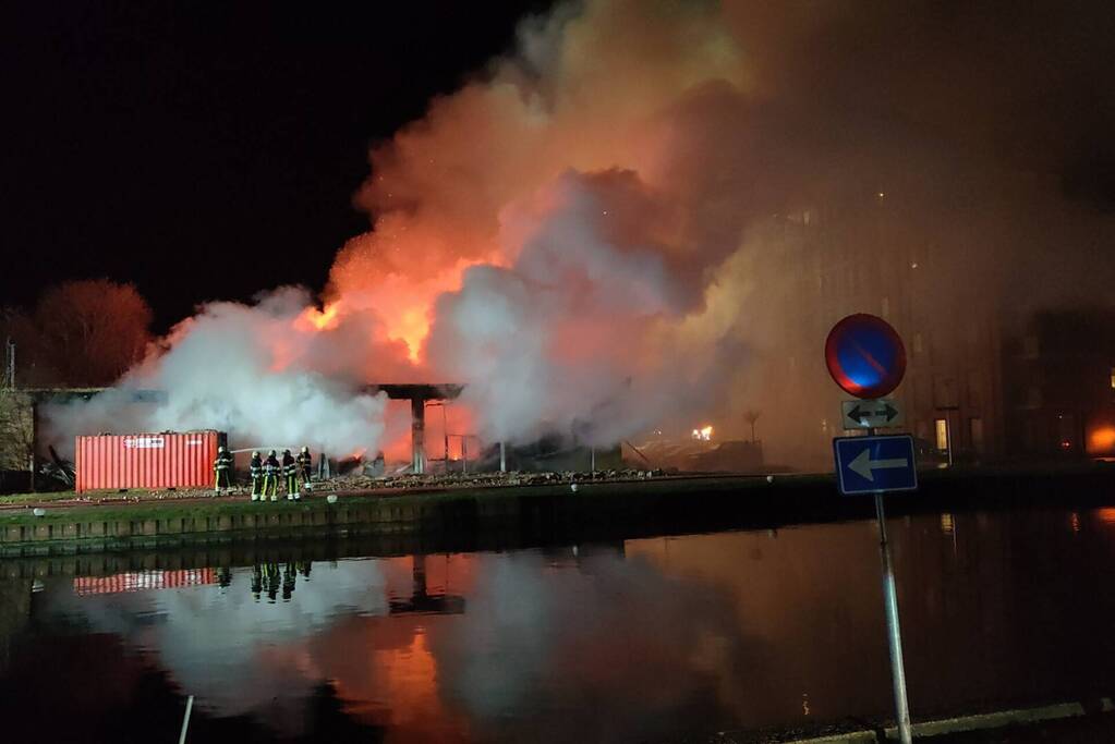 Evacuaties na brand in kringloopwinkel