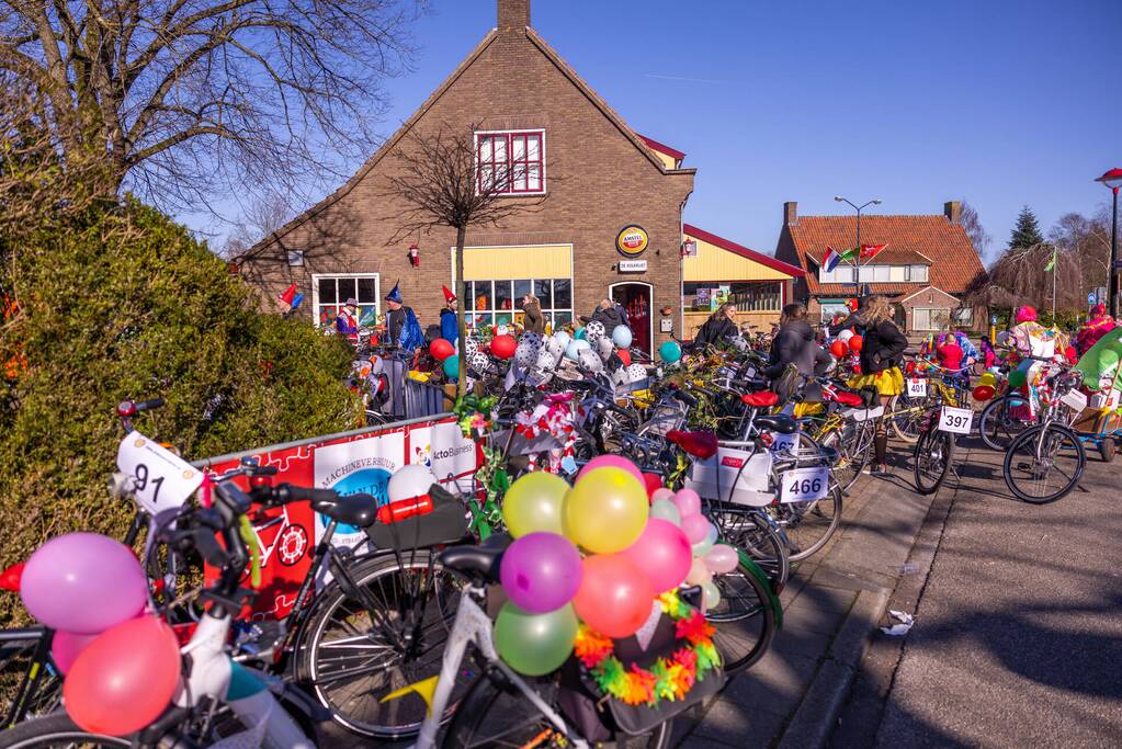 Carnaval: van kroeg naar kroeg op de fiets