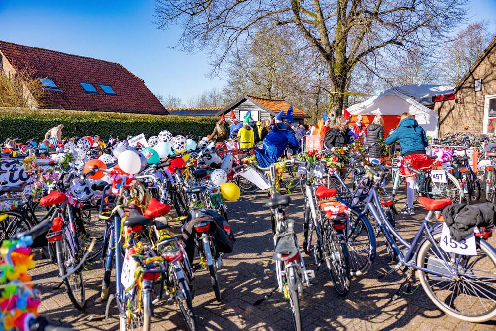Carnaval: van kroeg naar kroeg op de fiets
