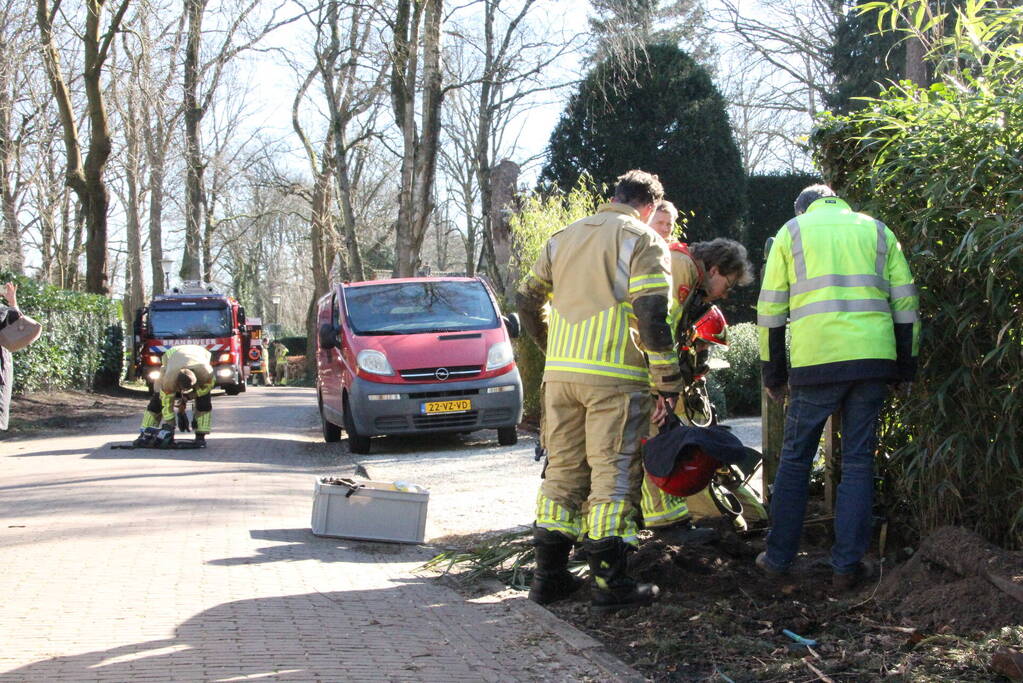 Gaslekkage geraakt bij slaan van paaltje