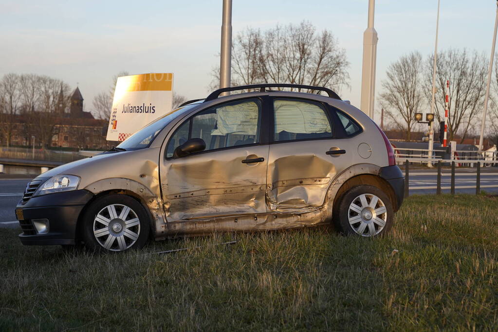 Flinke schade bij aanrijding op kruising