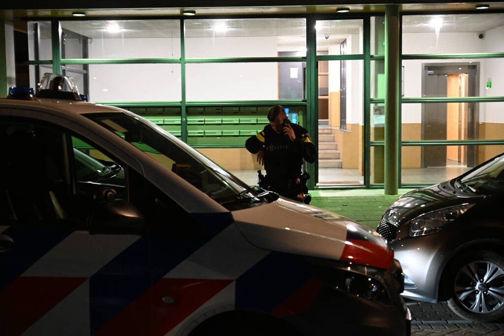 Politie doet onderzoek naar steekpartij in woning