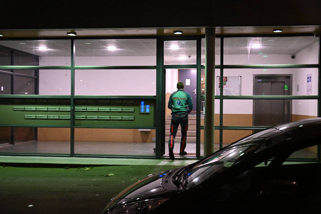 Politie doet onderzoek naar steekpartij in woning