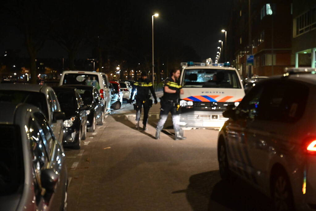 Politie doet onderzoek naar steekpartij in woning