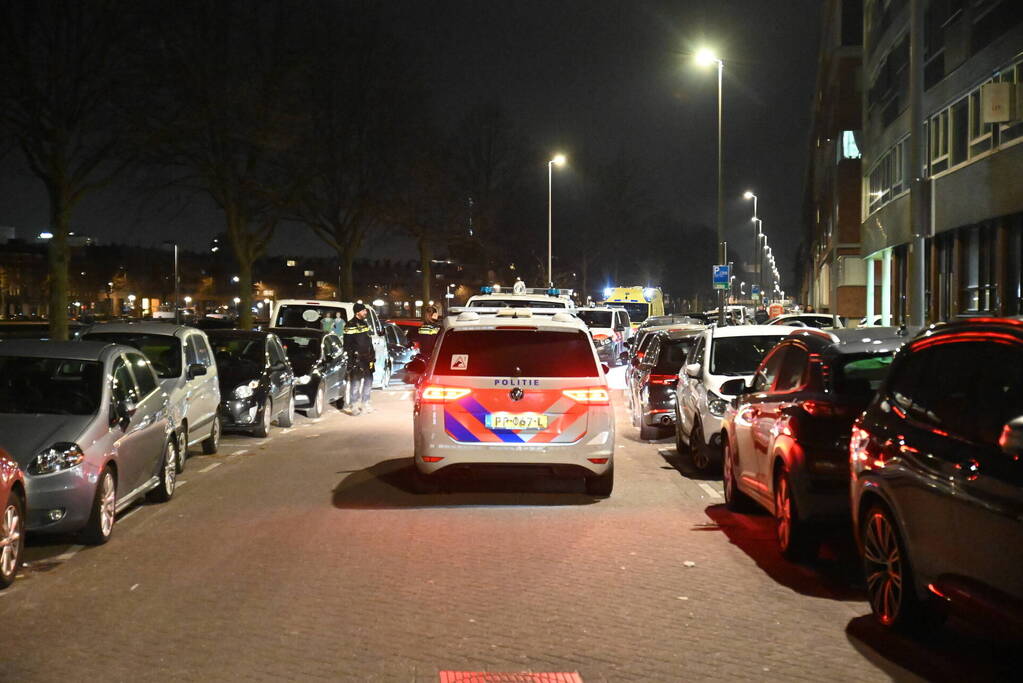 Politie doet onderzoek naar steekpartij in woning