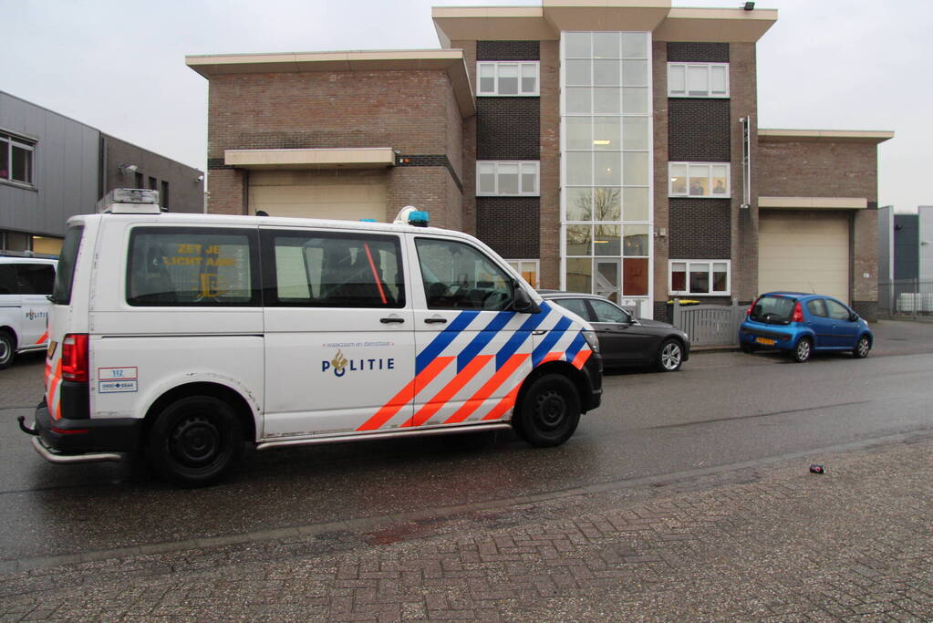 Politie doet onderzoek naar overval op Amac winkel