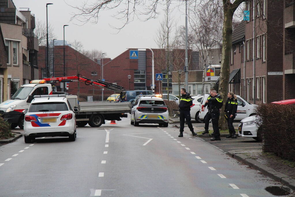 Meerdere mensen onderuit door lang oliespoor