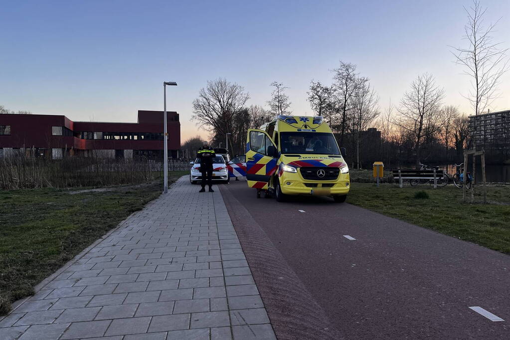 Twee fietsers hard ten val