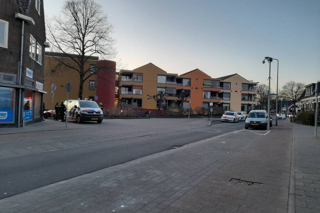 Grote politie-inzet voor inval in twee panden