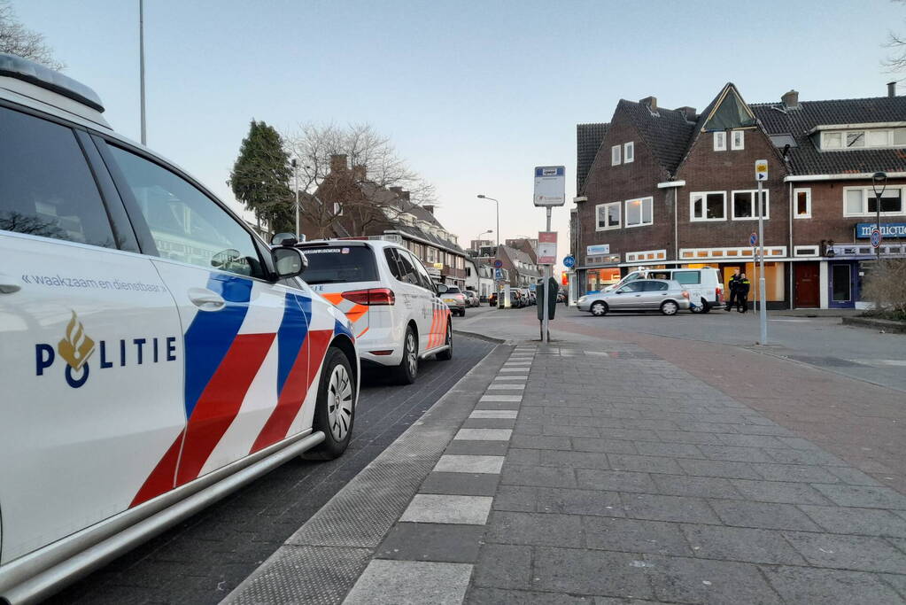 Grote politie-inzet voor inval in twee panden