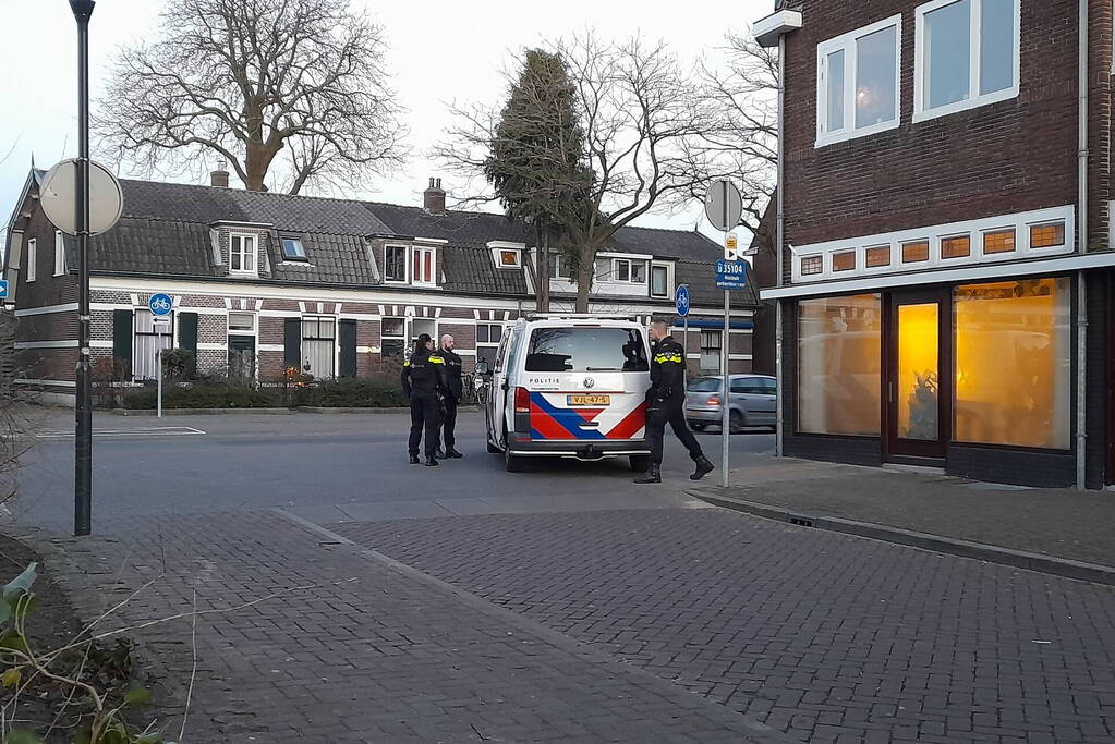 Grote politie-inzet voor inval in twee panden
