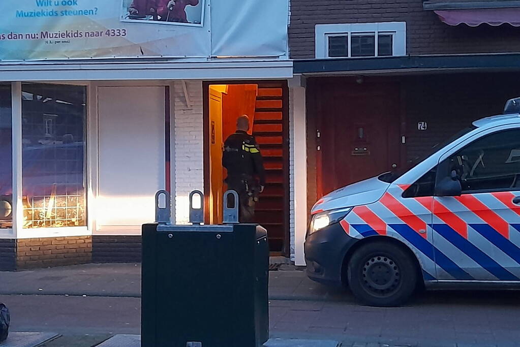 Grote politie-inzet voor inval in twee panden