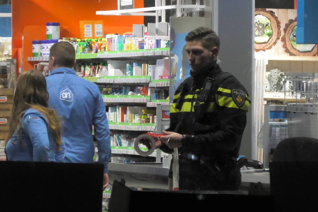 Politie doet onderzoek naar overval op Albert Heijn