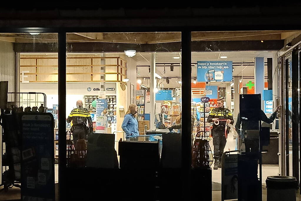 Politie doet onderzoek naar overval op Albert Heijn
