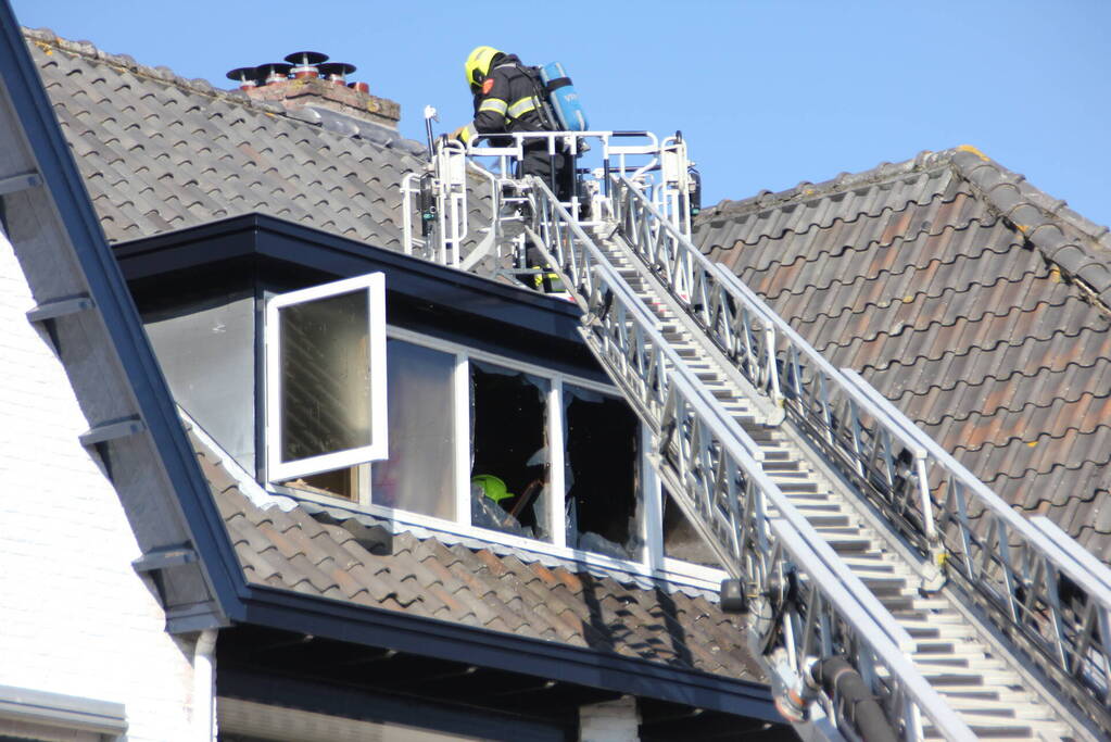 Brand in dakkapel van villawoning